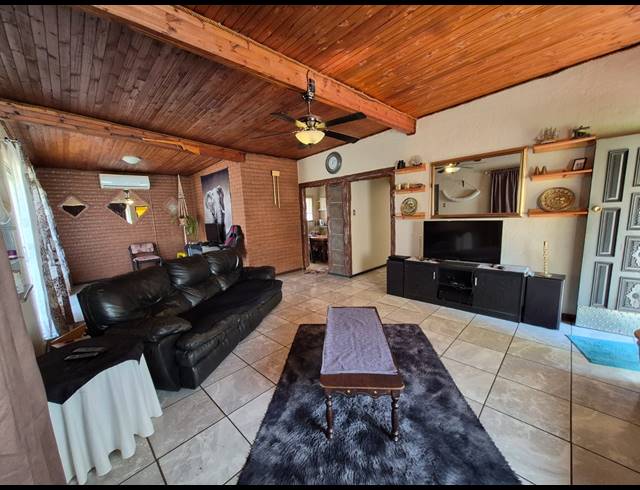 3 BEDROOM HOUSE FOR SALE IN GOLF PARK